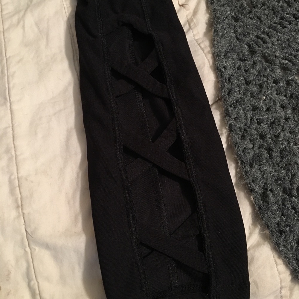 Black yoga pants